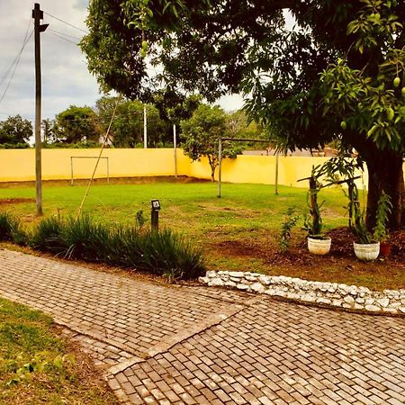 Vila Chacara Charmosa Com Piscina, Campo De Futebol Guaratinguetá Exteriér fotografie