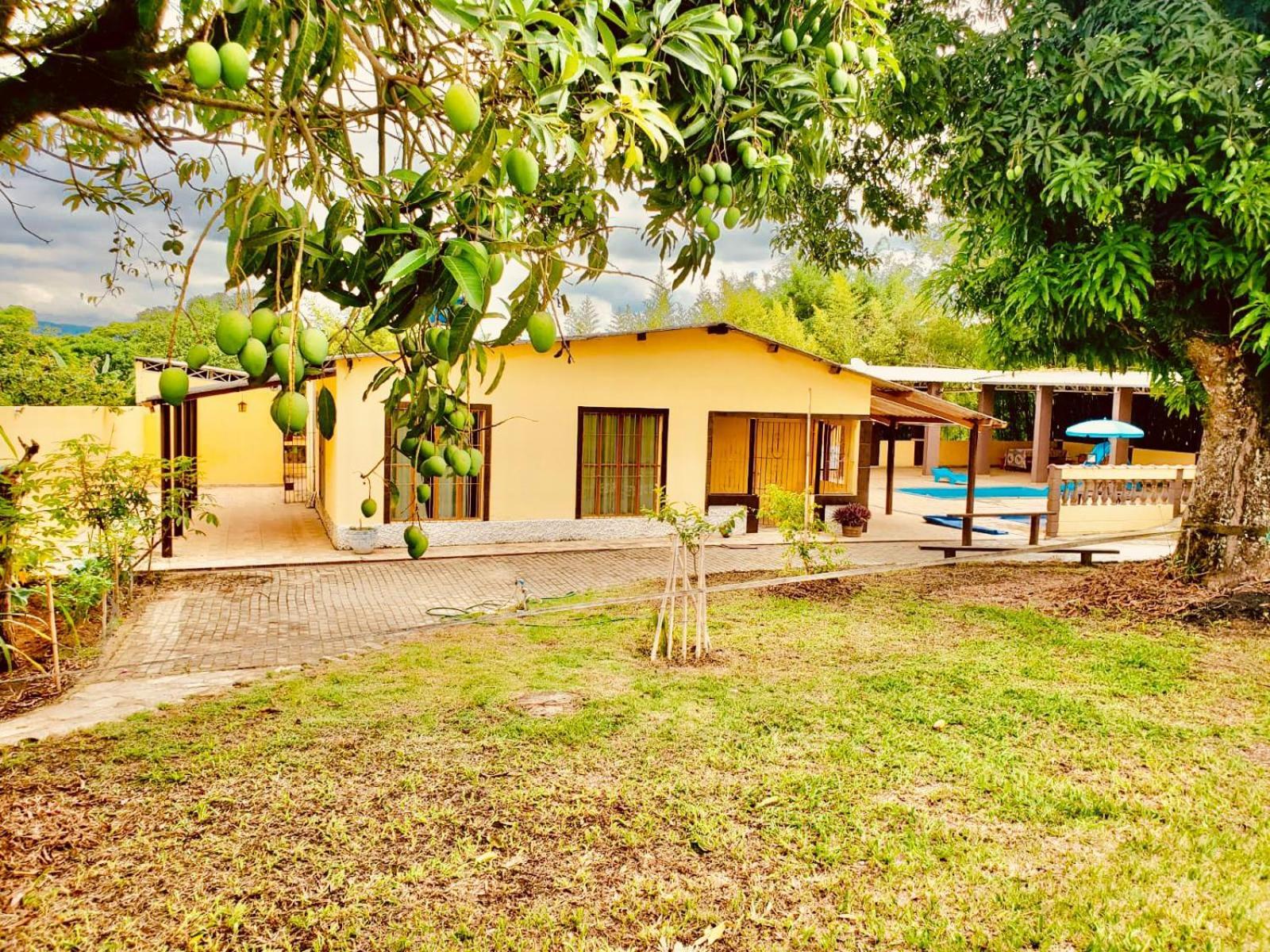 Vila Chacara Charmosa Com Piscina, Campo De Futebol Guaratinguetá Exteriér fotografie
